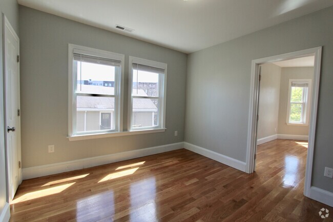 Building Photo - 23 Calumet St Unit 2 Rental