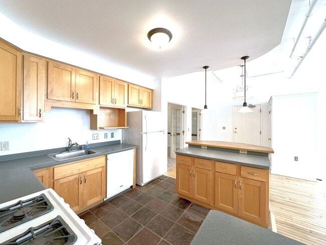 Building Photo - 1 bedroom Condo in Cawker Building Unit 3C