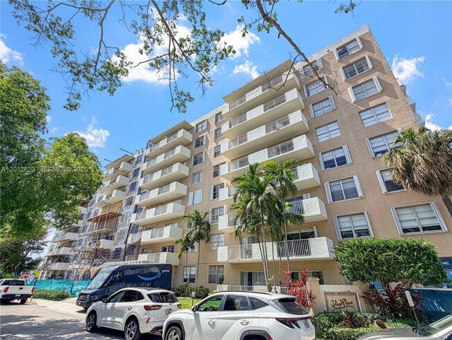 Building Photo - 1455 N Treasure Dr Unit 6H