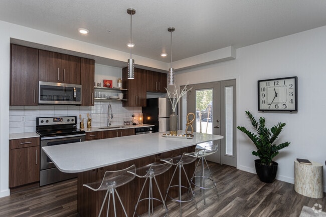 2BR, 2BA - Temperate