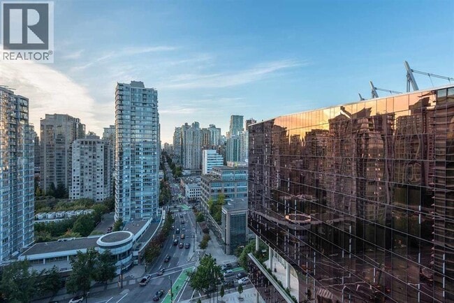 Photo - 68 Smithe St Unité PH2015