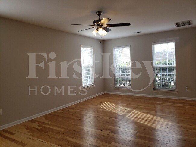 Photo - 6632 Courtland St