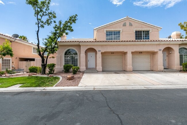 Photo - Upgraded and modern townhome with 2 primary suites - Cheyenne and Durango