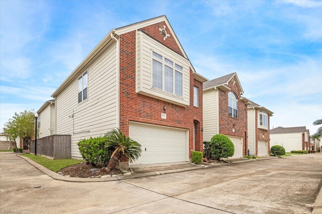 Building Photo - 1727 Aden Dr Rental