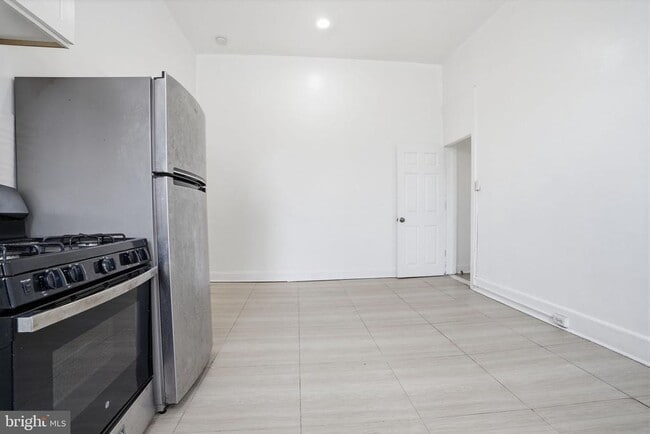 Photo - 3462 N Front St