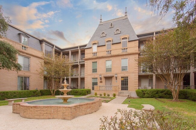 Photo - Beautiful Townhome in Alamo Heights!!