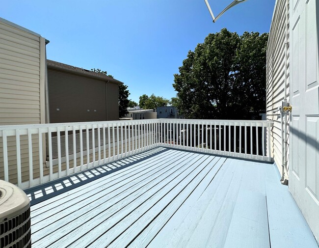 Photo - 125 Zabriskie St Unit #2