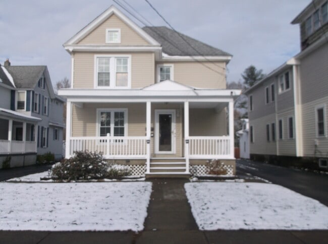 Building Photo - 732 W Liberty St Unit 1