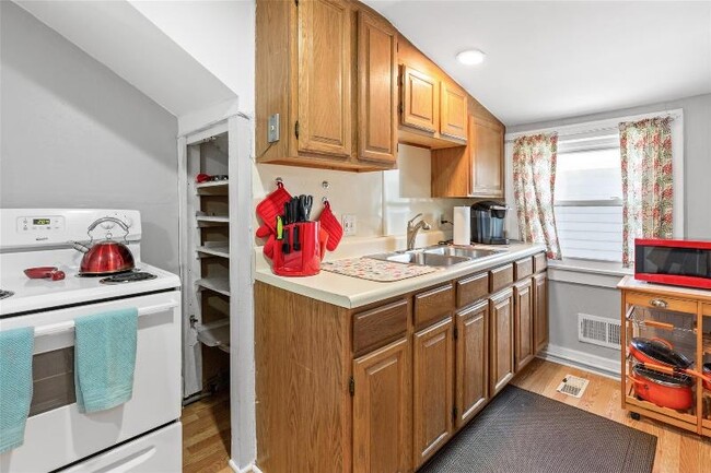 Photo - 939 E 3rd St Unidad 3