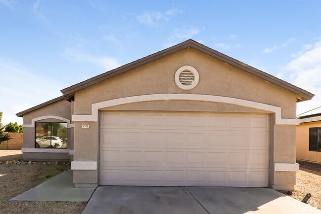 Building Photo - 8501 W Pierson St Rental