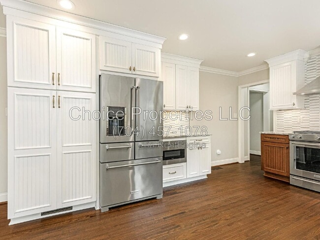 Photo - 1174 Robinhood Cir