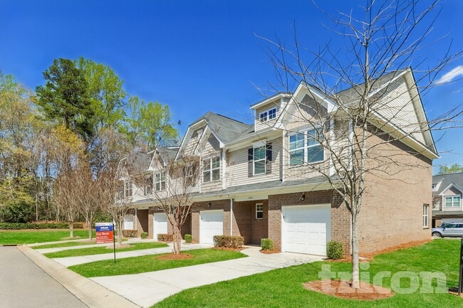 Photo - 2062 Aragon Lane