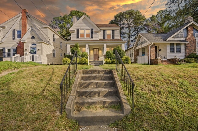 Building Photo - GORGEOUS 4 BED, 2.5 BATH HOME FOR RENT IN NORFOLK!