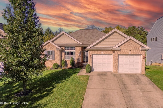 Building Photo - 220 Rockcrest Way