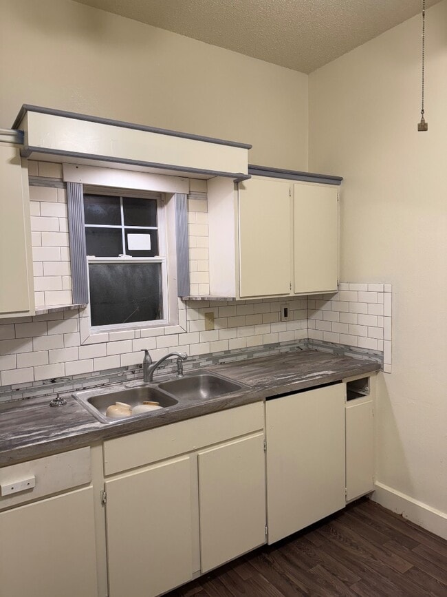 Photo - 1460 N Edward St