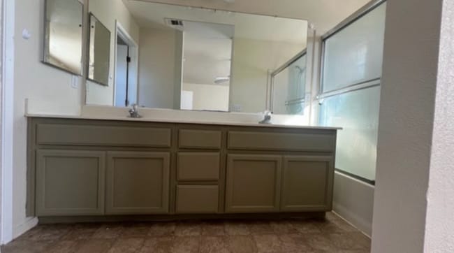 Photo - 1465 Venice Cir