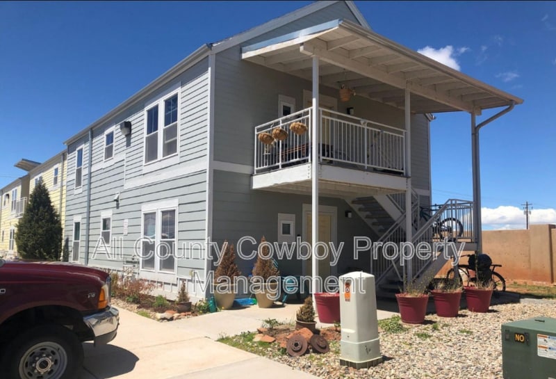 Photo - 415 Mitchell St