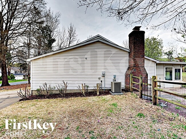 Photo - 1940 Winsted Ct