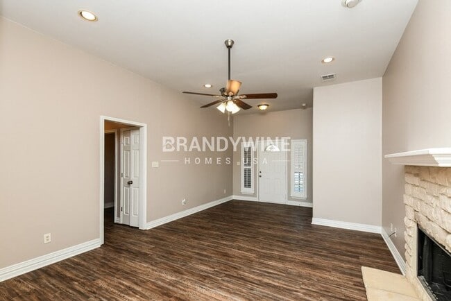 Photo - 4804 Deal Dr