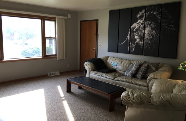 Building Photo - 402 Manchester Ln Unit 402