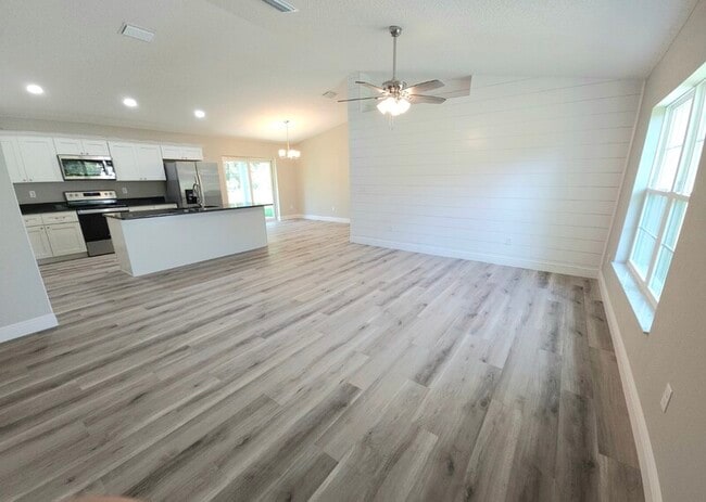 Photo - 944 W Anderson Ln
