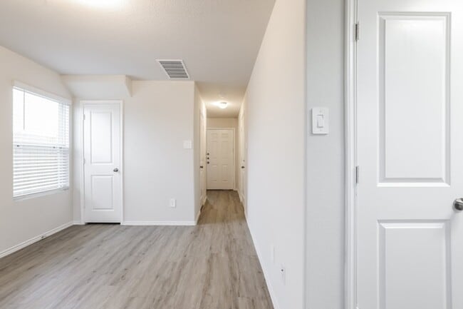 2650 Bouvardia Wy
