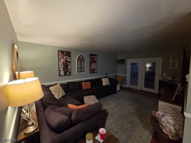 Photo - 86 Bergen Turnpike Unidad A