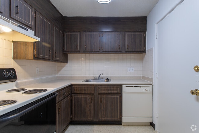 1 BR, 1 BA, - 672 SF