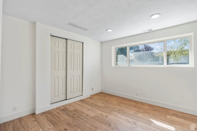 Photo - 5649 Bree St Unidad 5649 S Bree St