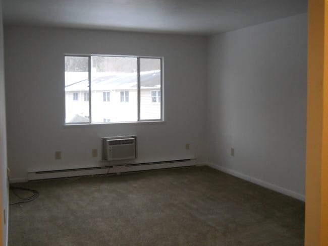 Photo - Dudley Court