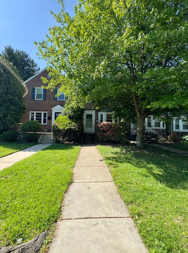 Building Photo - Charming 3 Bedroom/1 Bathroom Townhome in Rodgers Forge Neighborhood, MD!