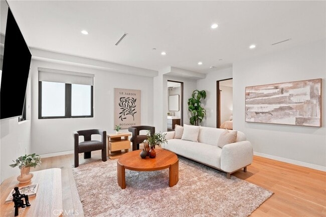 Photo - 425 N Alfred St