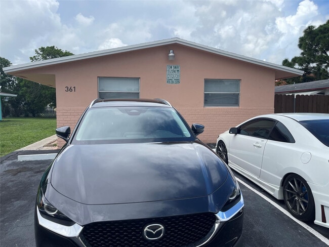 Building Photo - 361 NE 30th St