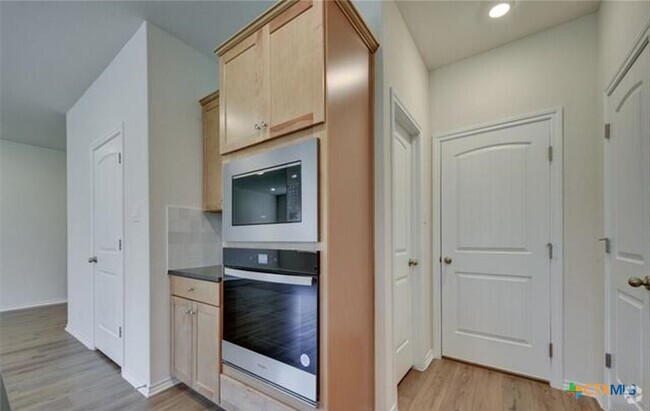 Building Photo - 2561 Ayers Dr Rental