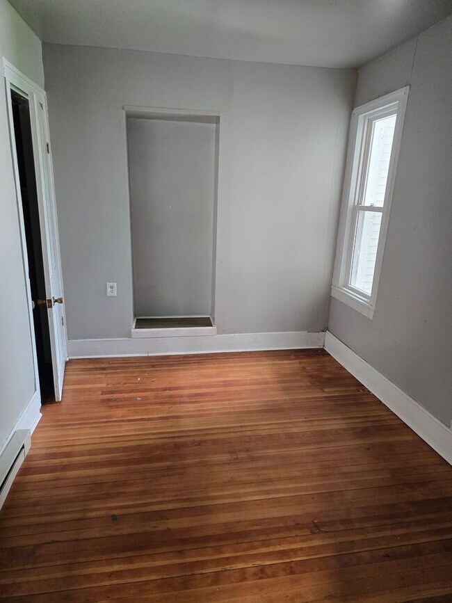 92 Fitch Ave Unit 92 Fitch Ave Apt 1