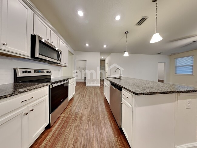 Photo - 105 Moultrie Crossing Ln