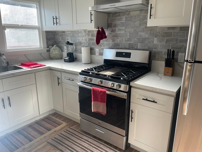 Photo - 1151 E 15th st