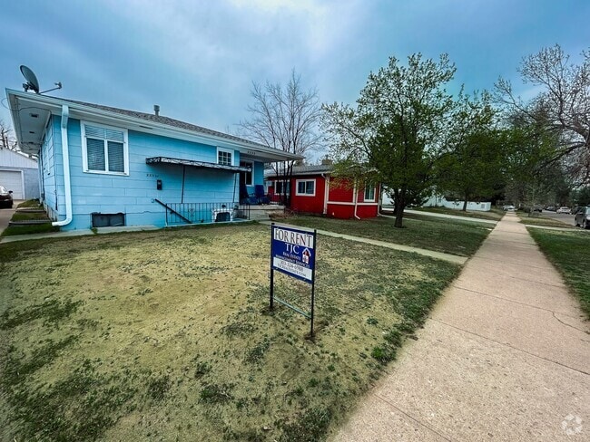 Building Photo - Updated Garden Level DU Home for Rent! Fiv...