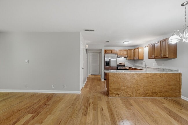 Photo - 815 Ashlawn Pl