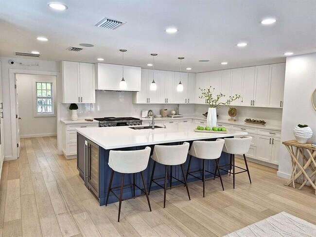 Photo - 291 Austin Ln