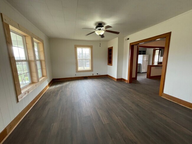 Photo - 555 Hopewell Rd