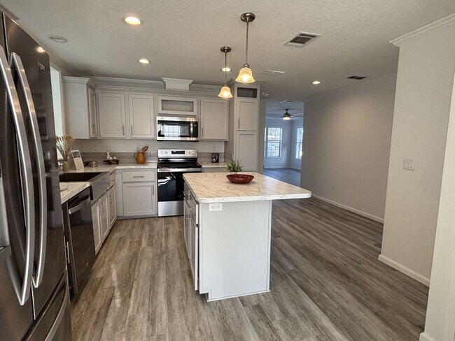 Photo - 246 Bimini Cay Cir