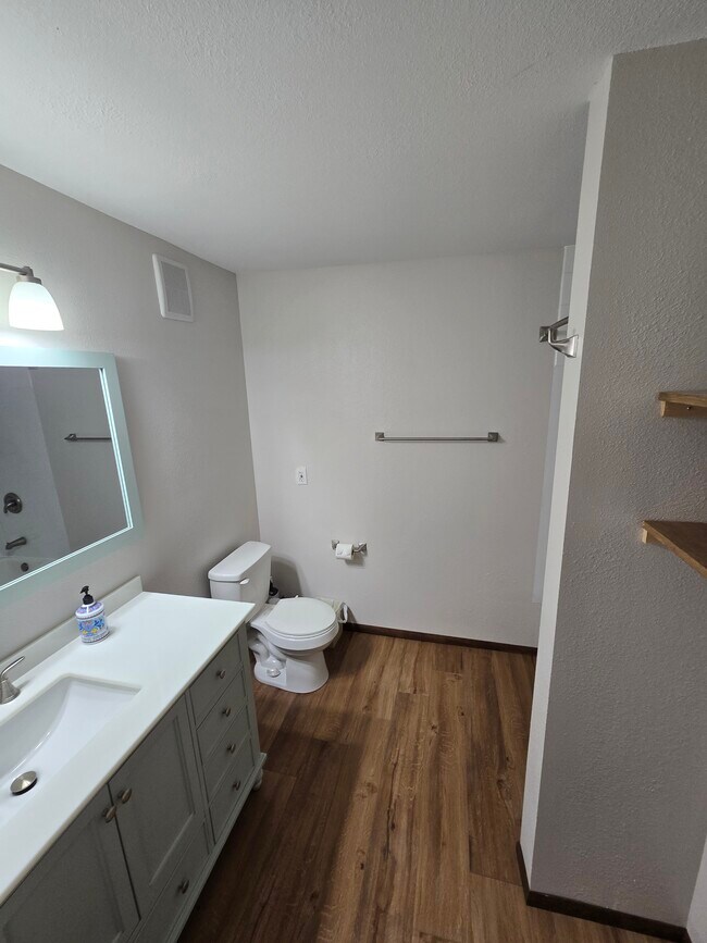 Photo - 624 Whirlway Dr