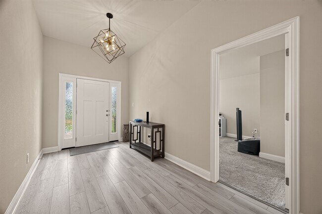 Photo - 2605 Golden Palms Ln