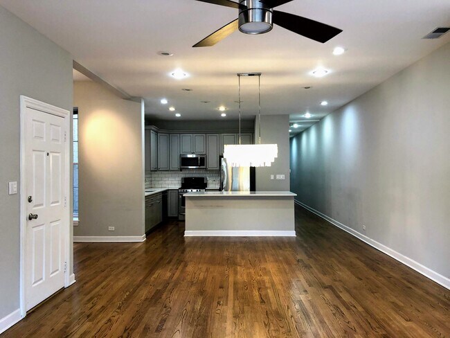 Dining Room/Kitchen - 859 N La Salle Dr Unit 1