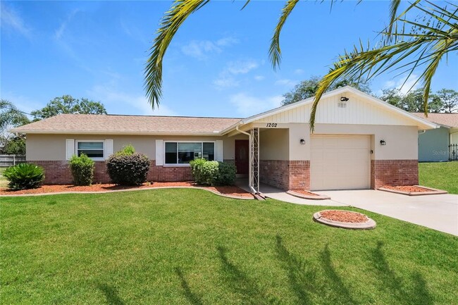 Building Photo - 1202 MacFarlane Ave