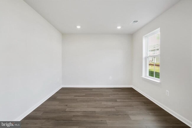 Building Photo - 127 Kinkade Ct