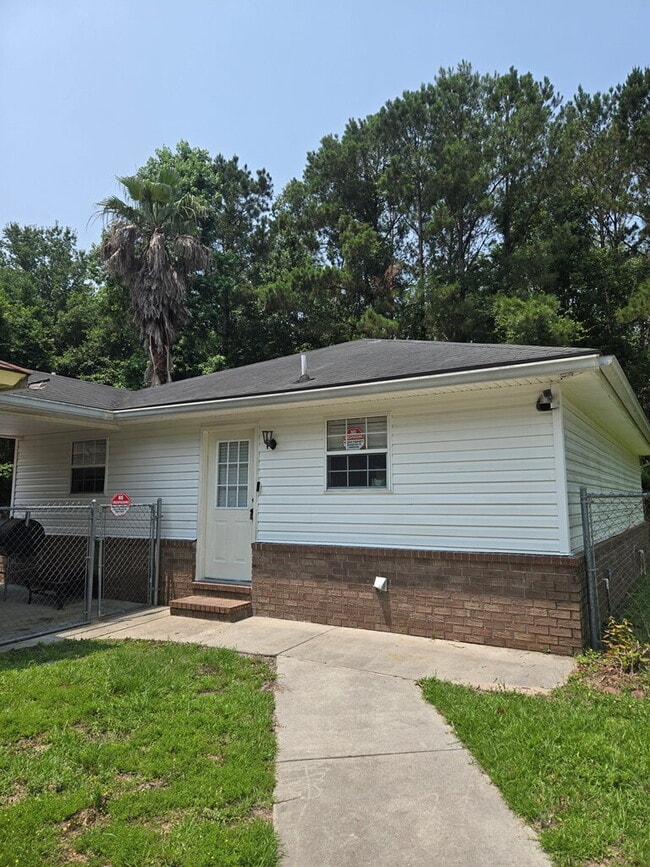 ALL Utilities Included - ALL Utilities Included Apartment