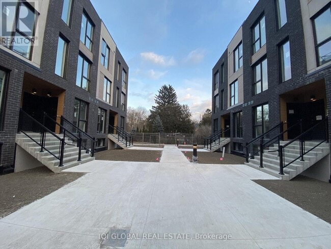 Photo - 12 Clonmore Dr