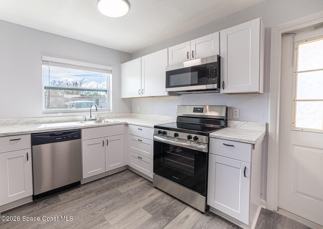 Photo - 3332 Elder St